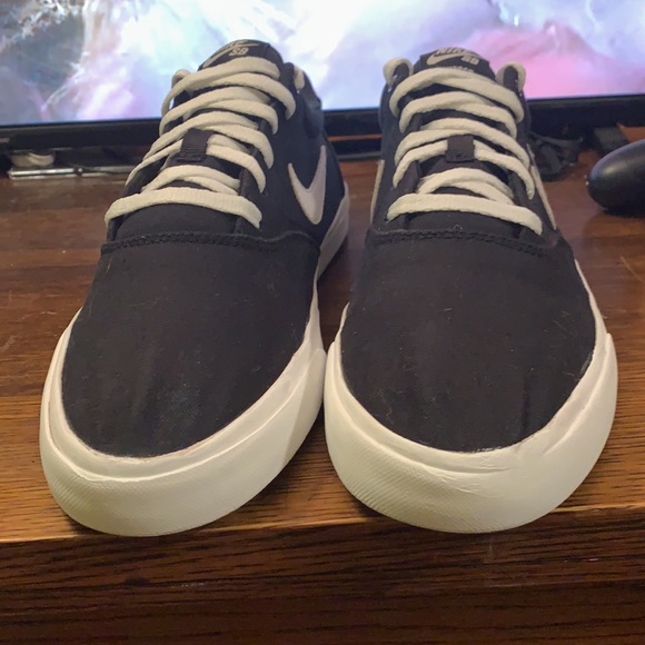 Nike men’s shoes - Picture 2 of 3